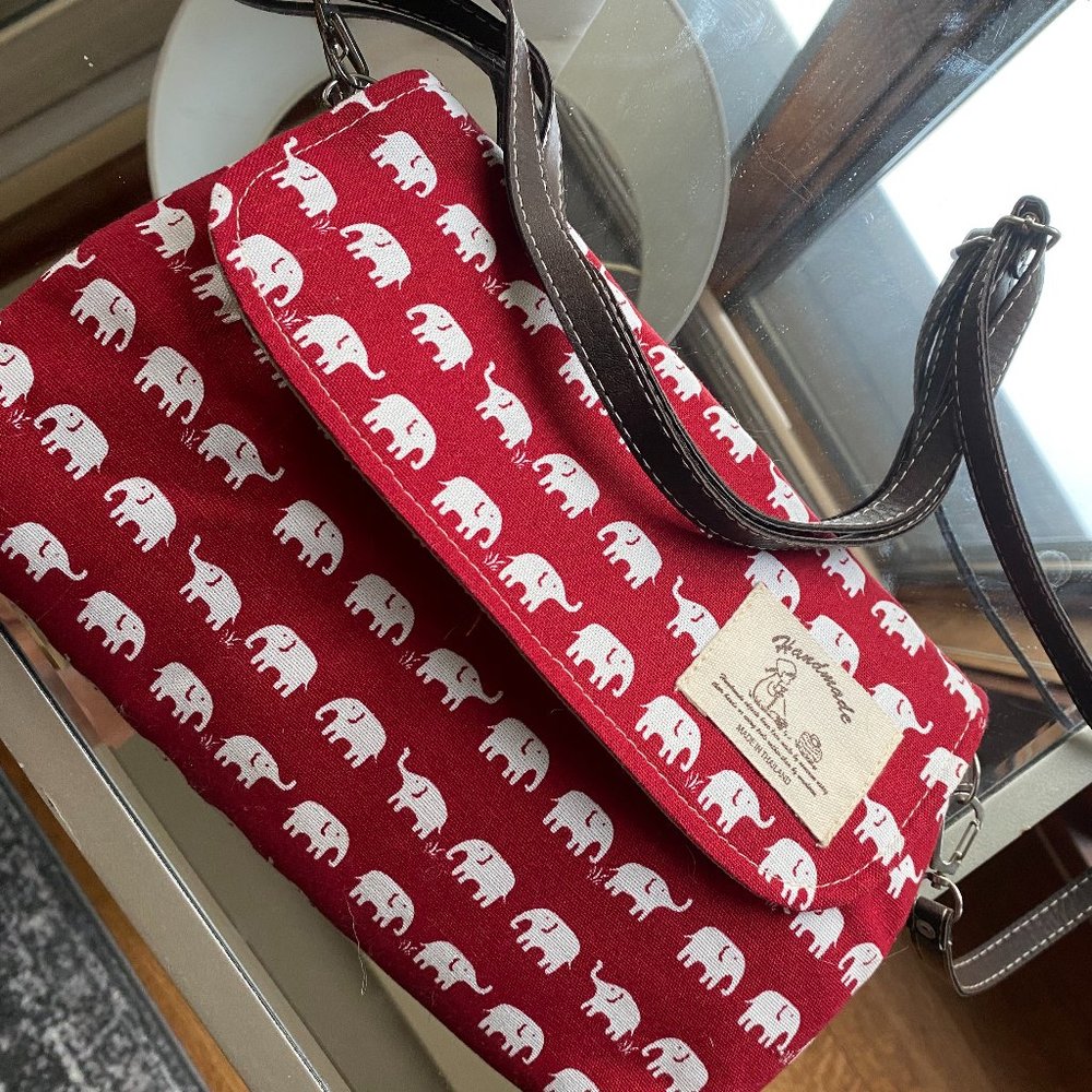 Red and White Elephant Clutch Purse